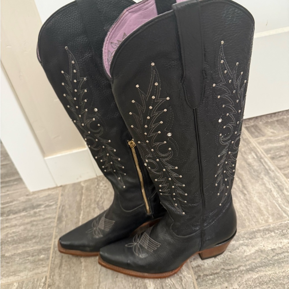 Black Embroidered Western Boots